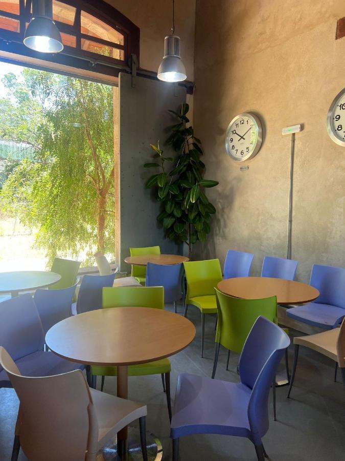 Albergue & Cafeteria Via De La Plata Hervás Dış mekan fotoğraf